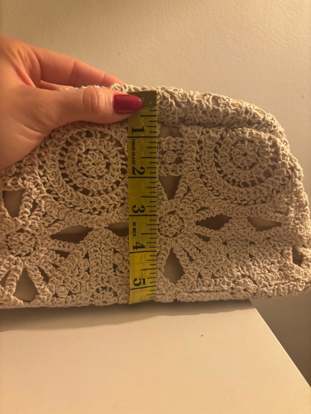 Elegant Cream Lace Clutch - Picture 11 of 11